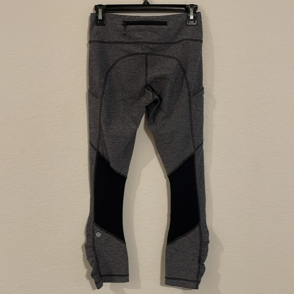 Lululemon Women’s Leggings Size 4 Grey Pace Rival 22” Stretch Spandex Workout - Picture 4 of 17